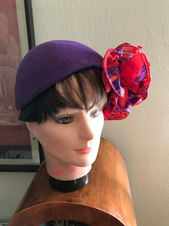 Vintage 1920s Style Flapper Cloche Purple Velvet w