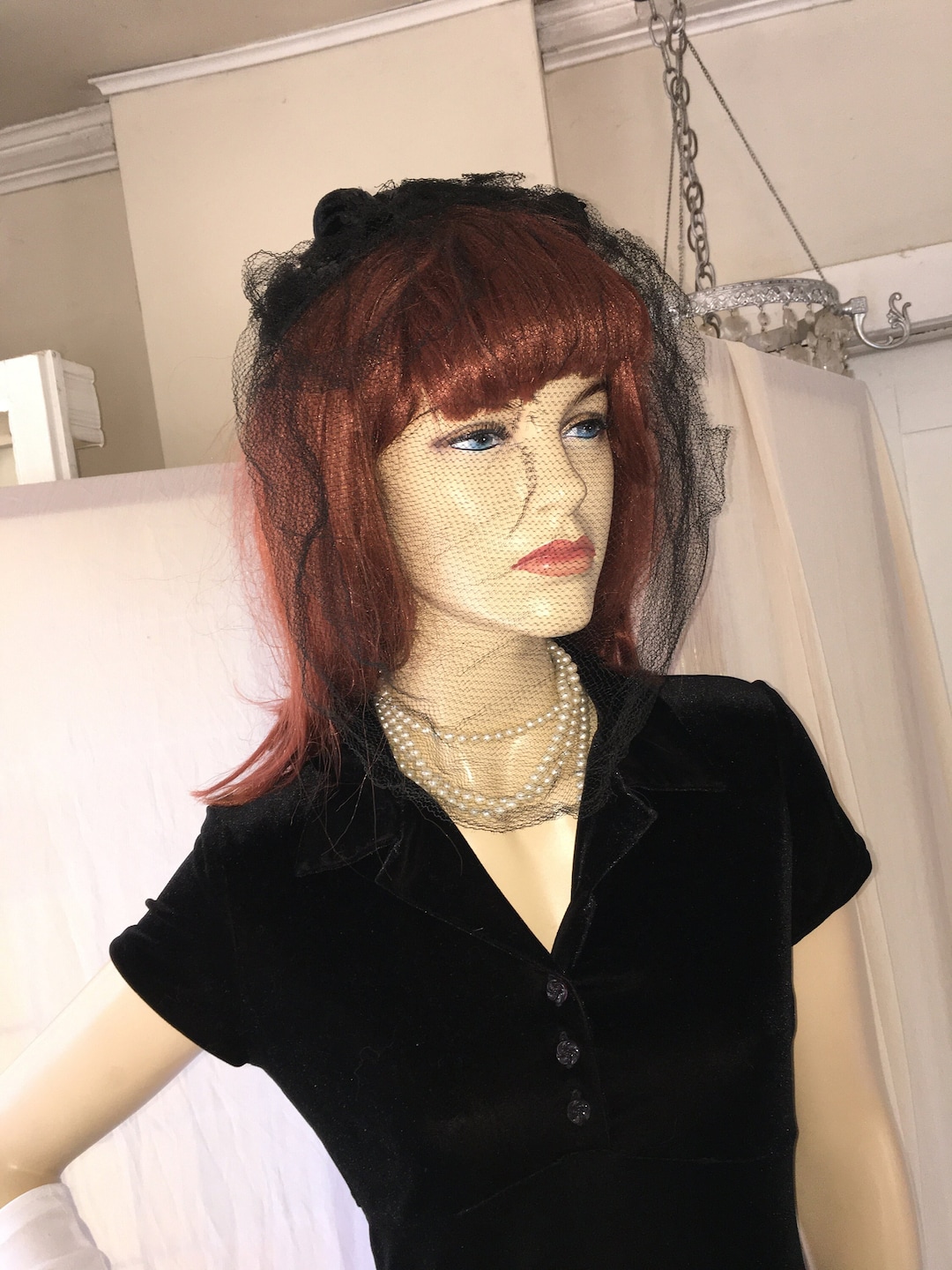 Vintage 1950s Black Velvet Veil