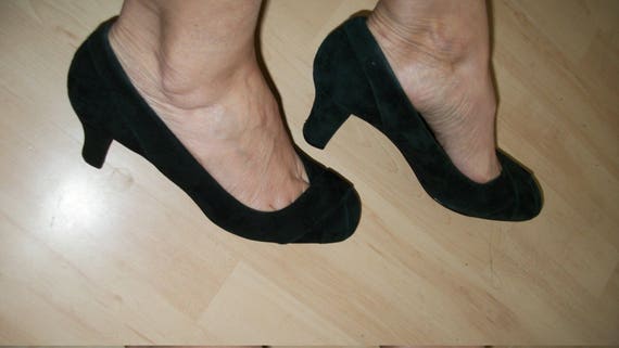 Vintage 1940s Style Chunky Black Suede Pumps Natu… - image 10