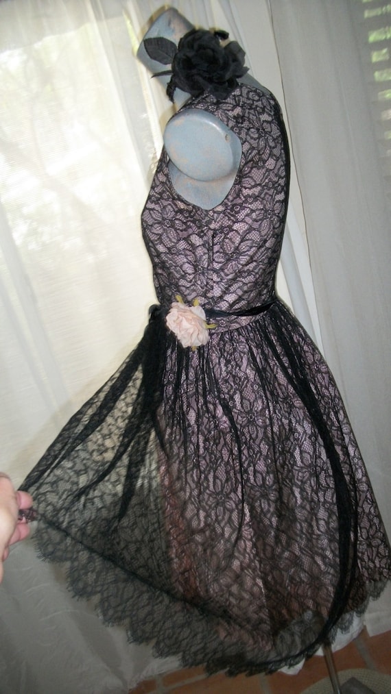 1940s 1950s Vintage Black Chantilly Lace Pink Taf… - image 4