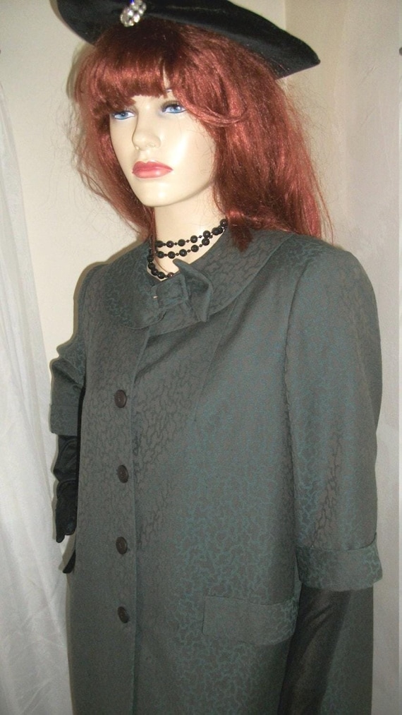 1940s Vintage Black Velvet Pancake Hat With Art Deco  display picture 1