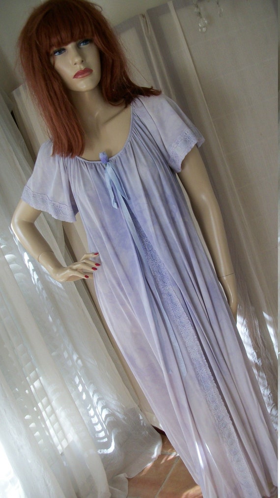 Vintage 1940s Style Pale Lavendar Ombre Nightgown… - image 2