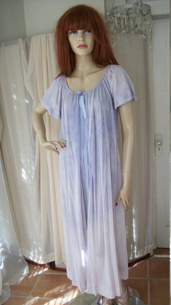 Vintage 1940s Style Pale Lavendar Ombre Nightgown… - image 1