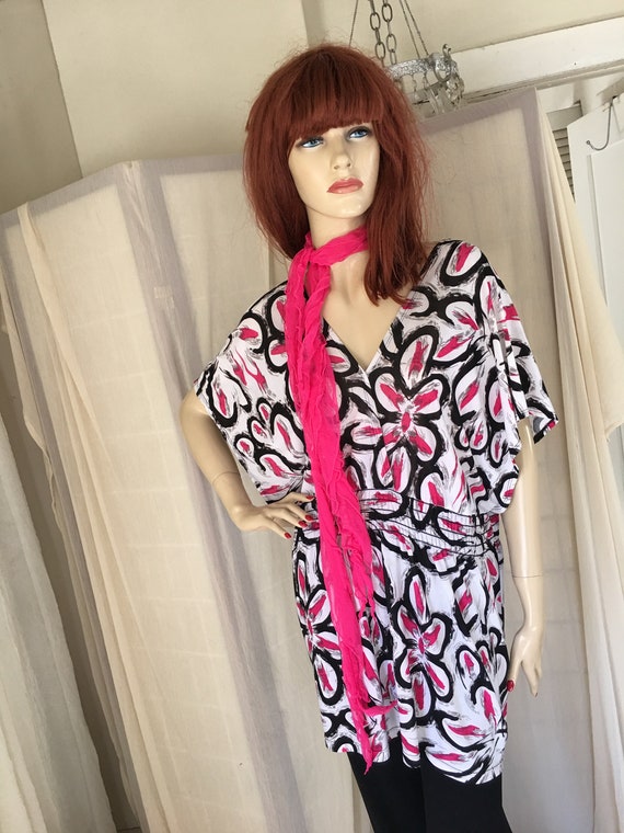 Vintage 1920s Style Vivid Tunic Top with Hot PInk… - image 1
