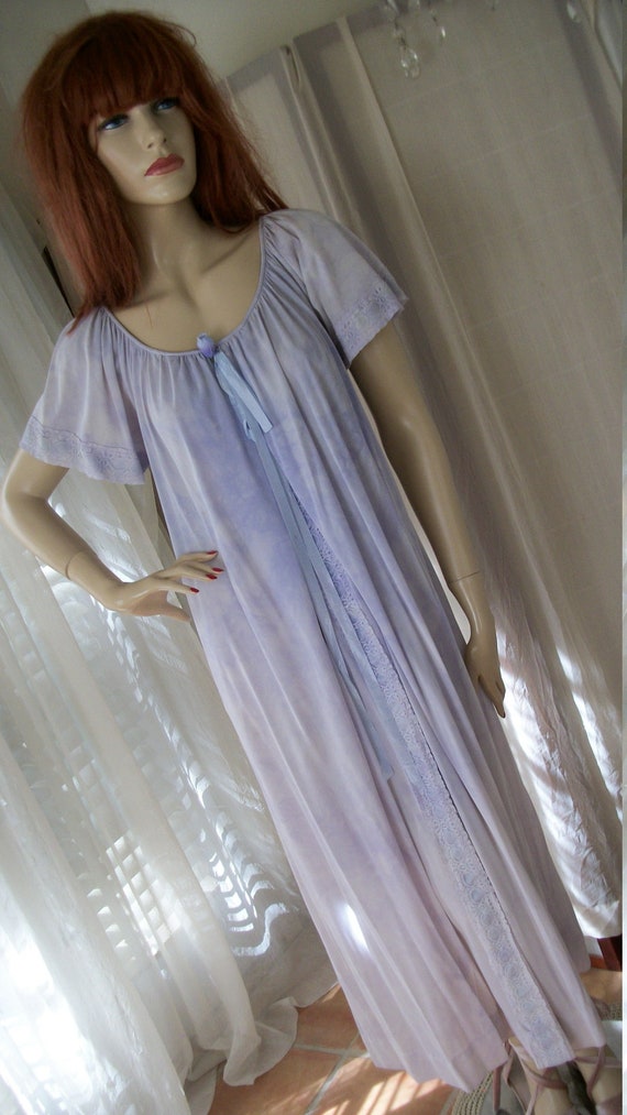 Vintage 1940s Style Pale Lavendar Ombre Nightgown… - image 6