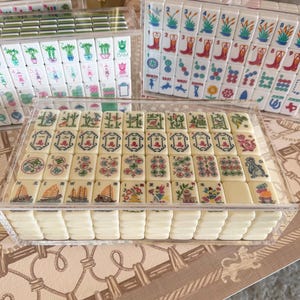 DISCOUNTED - Less Than New - Acrylic Display Box For Mahjong Tiles (Box Only) CRISLOID W/O storage