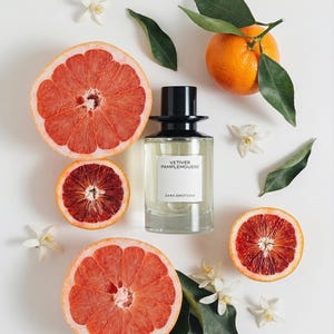 Fotografía de productos con IA, imágenes de productos personalizadas, renderizado fotorrealista de productos, fotografía de productos con IA, elementos visuales para comercio electrónico, contenido de marca.