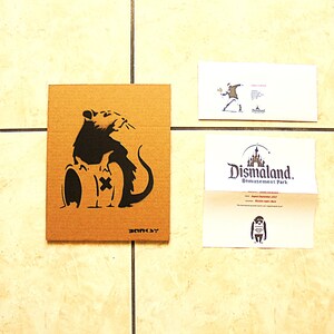 spray sobre cartón - numerado con sobre - spray sobre cartón - numerado con sobre BANKSY DISMALAND banksy dismaland cartón -.--- - --