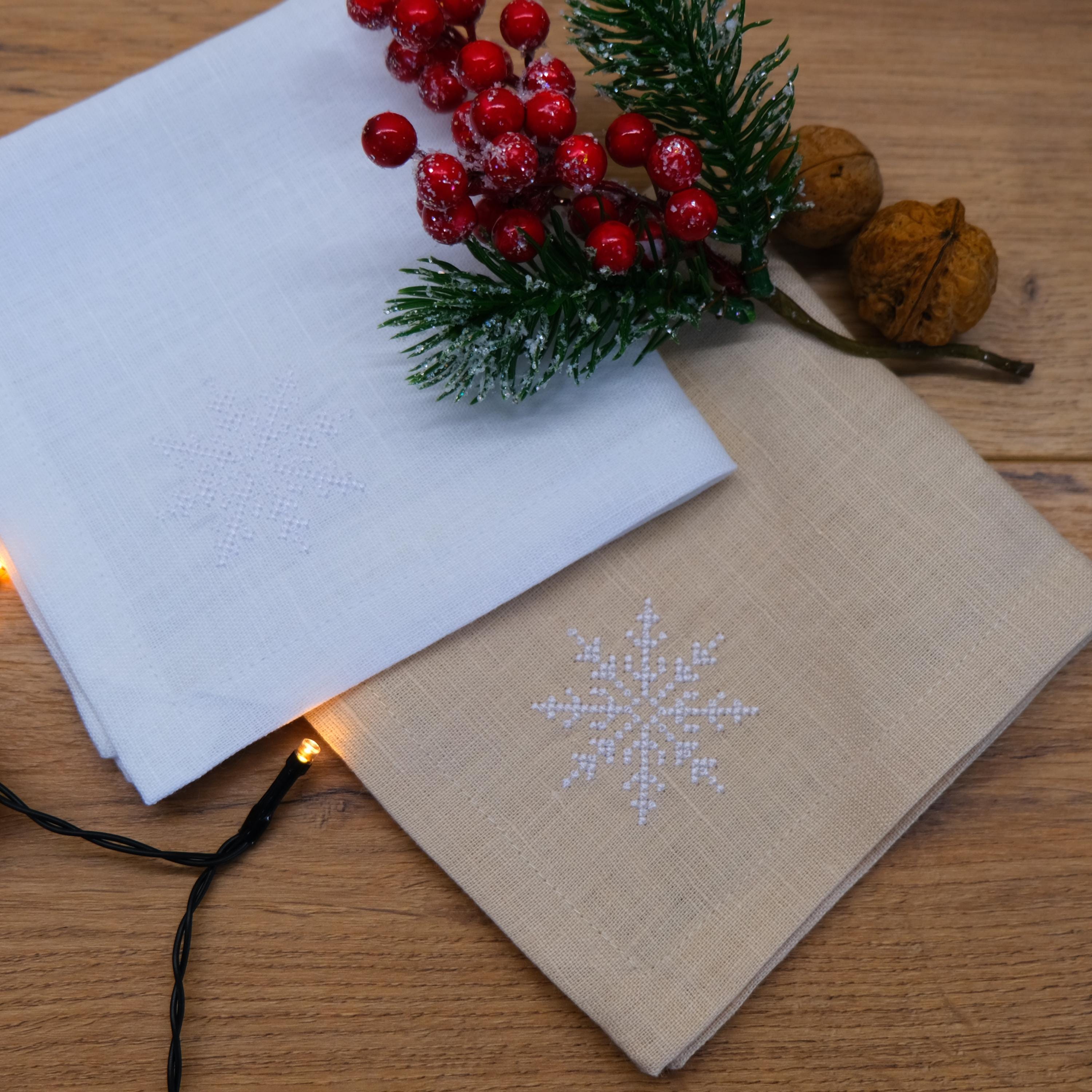 ナプキン 6枚セット テーブルリネン クリスマス 刺繍 リネンのクリスマスナプキン：スノーフレークのクロスステッチ刺繍、6