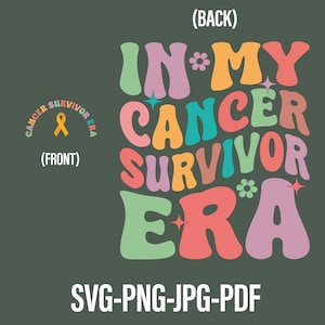 以下が含まれることがあります： レトロなスタイルのカラフルな文字で「IN MY CANCER SURVIVOR ERA」と書かれた濃い緑色のグラフィックデザイン。デザインの前面には黄色のリボンと「CANCER SURVIVOR ERA」という言葉が含まれています。デザインの下部には「SVG-PNG-JPG-PDF」というテキストが含まれています。