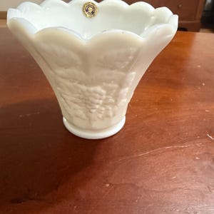 Vintage Westmoreland Milk Glass Grape/Leaf Vase/Candy Dish