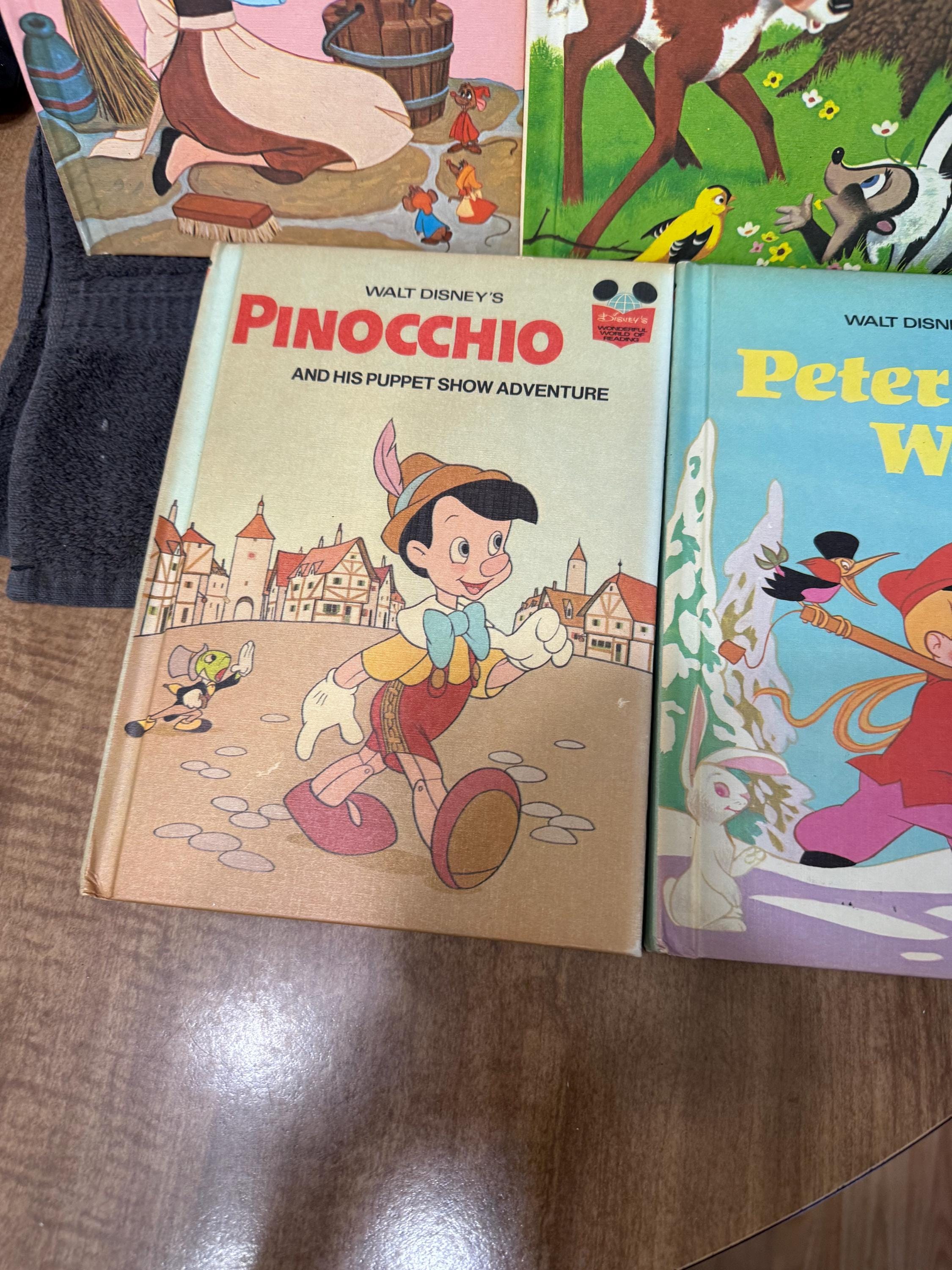 1970年代のヴィンテージ、ウォルト・ディズニーのハードカバーの子供