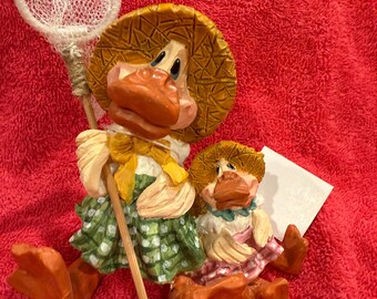 Pequeños adorables Mamá y patito