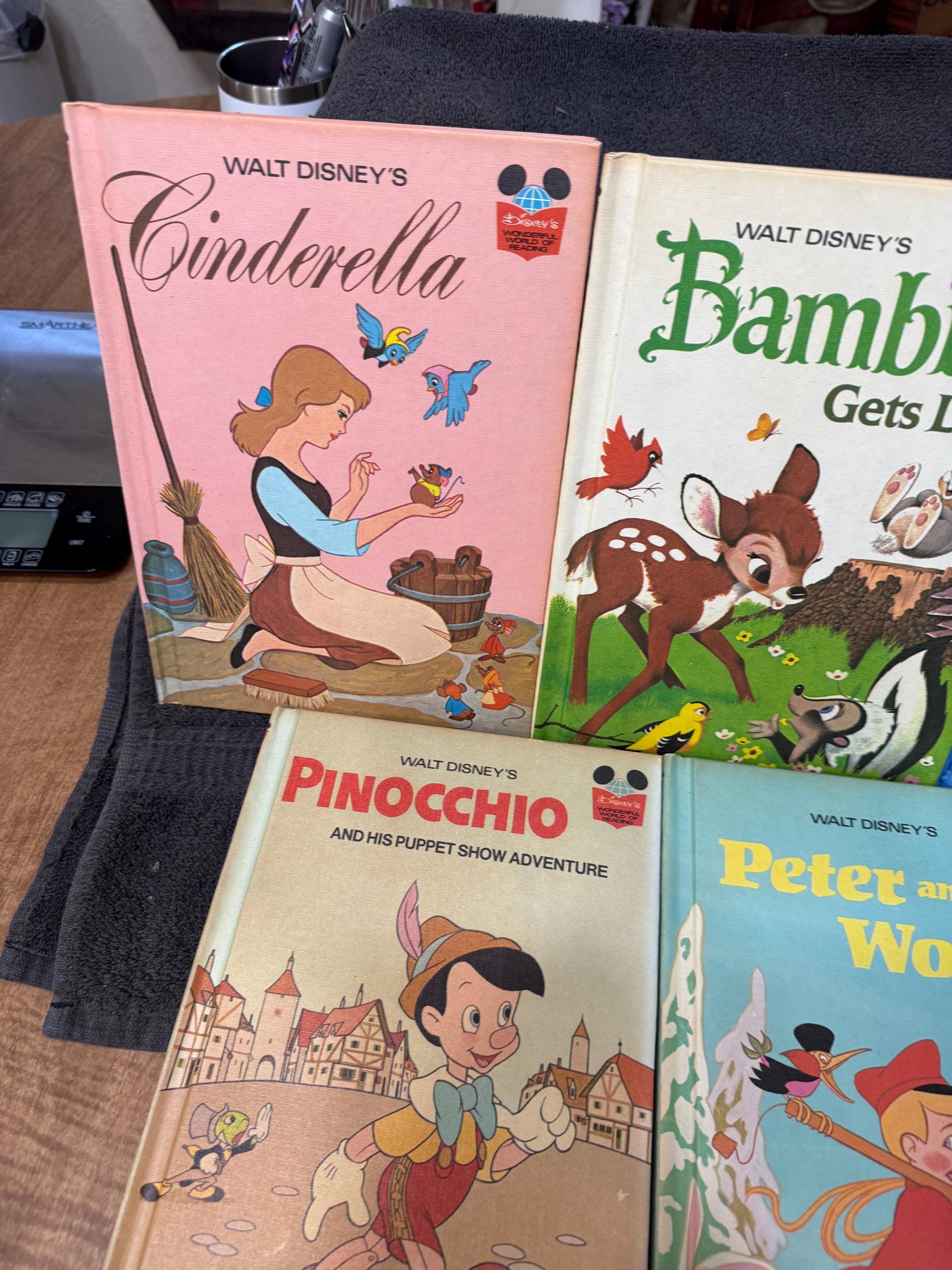 1970年代のヴィンテージ、ウォルト・ディズニーのハードカバーの子供
