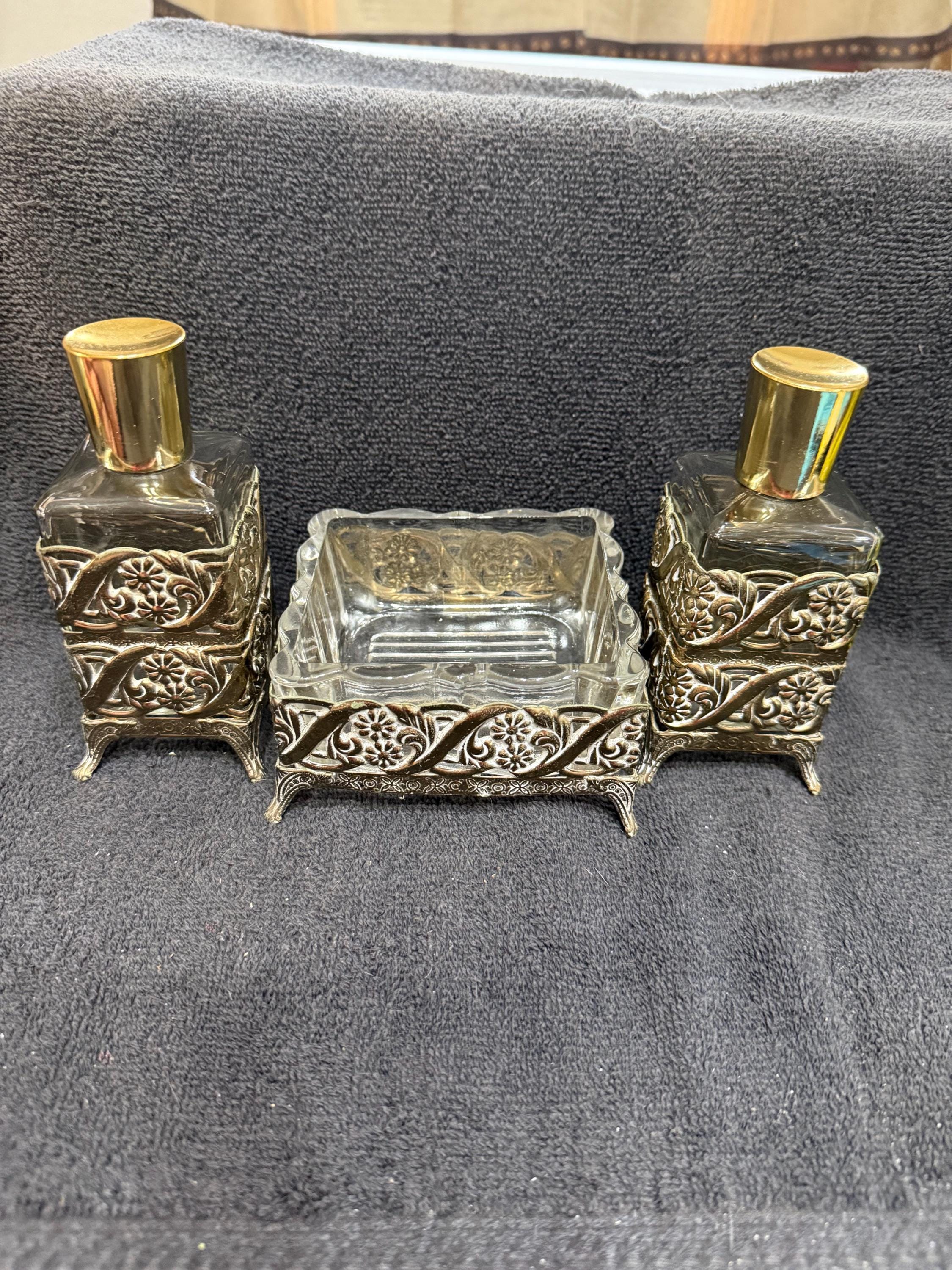 ヴィンテージ　パウダーケース　香水瓶 ピンクのクリスタル香水瓶｜ アンティーク ヴィンテージ パフューム