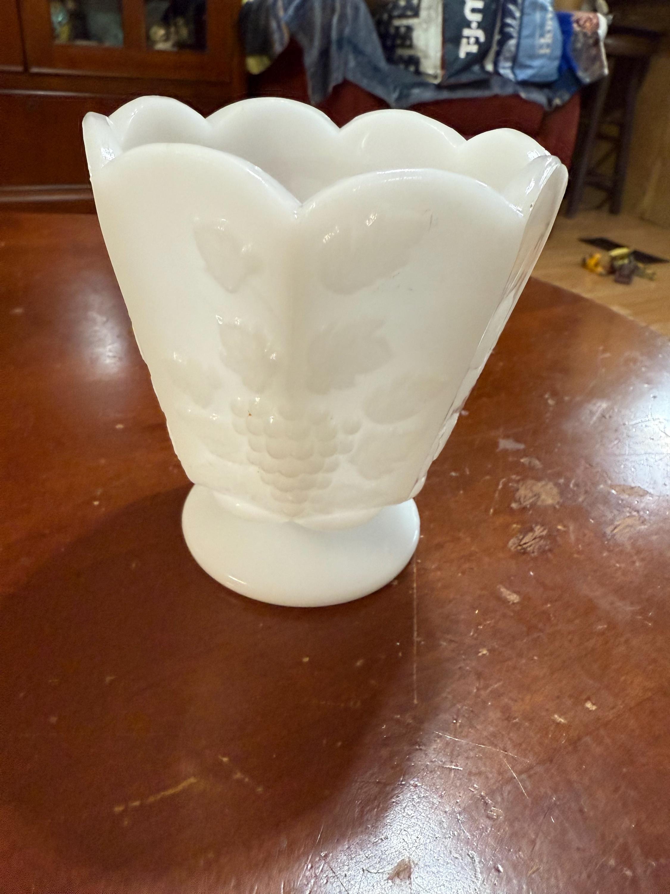 White pedestal vase - Etsy 日本