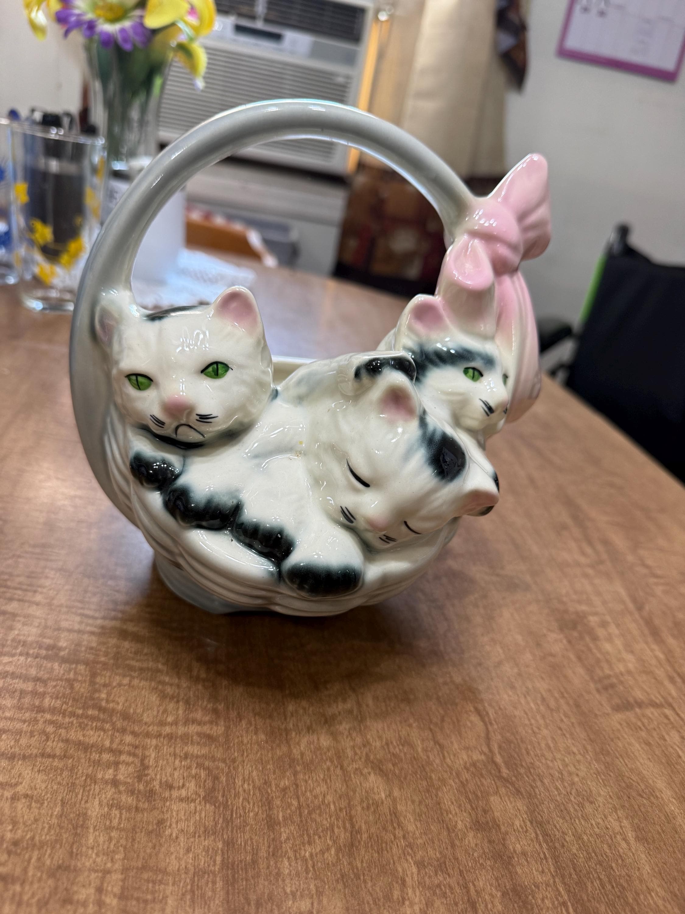 Vintage 1940's Cat Basket Ceramic Planter - Etsy Israel