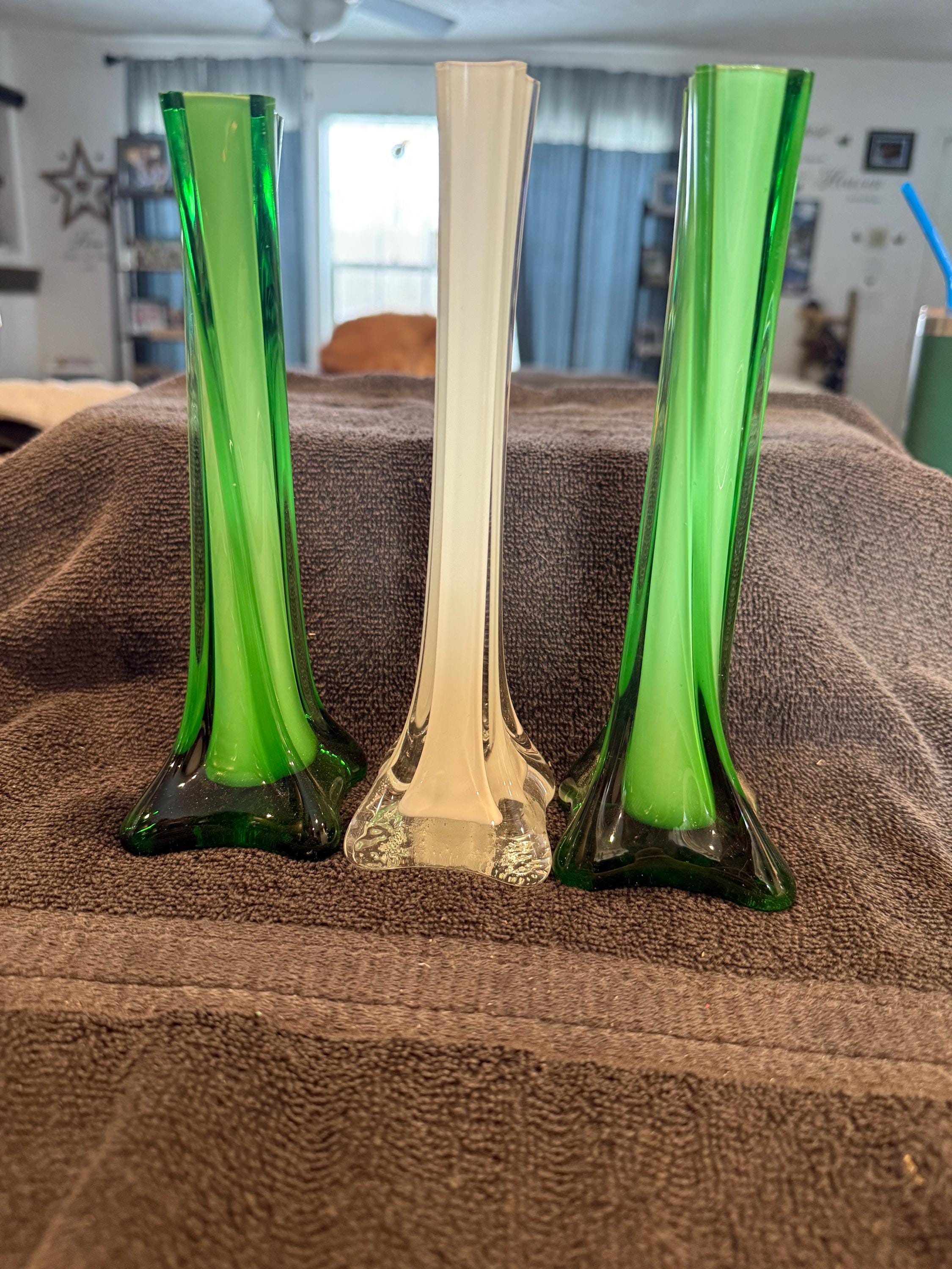 はかせ　緑ST Vintage 3 Clear/green White Cased Vases - Etsy Canada