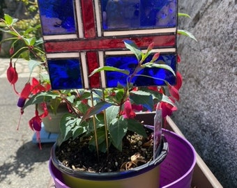 Stained glass Iceland flag plant stick