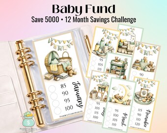以下が含まれることがあります： 「Baby Fund Save 5000 12 Month Savings Challenge」のテキストが入ったベビーファンド貯蓄チャレンジ。赤ちゃんをテーマにしたイラストと貯蓄額が描かれた、月ごとの貯蓄トラッカーが入ったバインダーの画像。