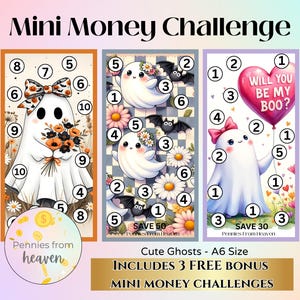Puede incluir: Tres tarjetas de desafío Mini Money tamaño A6 con ilustraciones de fantasmas lindos. Un fantasma sostiene flores, otro está rodeado de margaritas y murciélagos, y el tercero sostiene un globo que dice "Will You Be My Boo?" Las tarjetas ayudan a ahorrar.