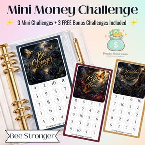 Może przedstawiać: Zestaw Mini Money Challenge zawierający trzy prostokątne karty oszczędnościowe do złotego segregatora. Karty przedstawiają ciemne motywy kwiatowe z napisami Bee Stronger, Rise Above i Weather the Storm oraz ponumerowane kółka do zaznaczania.
