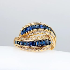 18K Solid Yellow Gold Ring With Sapphires and Diamonds.
