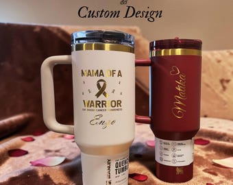 Copo térmico Stanley personalizado de 1,18 litro (40 oz) com nome, alça e tampa com canudo retrátil - Presente ideal para professores e funcionários da escola.