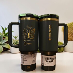 Personalized Stanley 40oz tumbler with custom engraved name, perfect gift for mom or women. Ideal for daily use and personalized gifting.