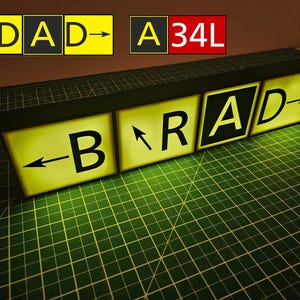 Segnaletica per taxiway Decor - Personalizzabile - Segnaletica per aviazione e aeroporti - Regalo perfetto per gli appassionati di aviazione - con luci opzionali