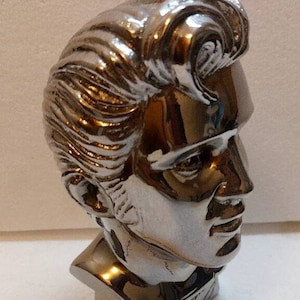 Vintage Elvis Presley,"King of Rock and Roll" 15,5 cm hoch. Metallkopfbüste in verschiedenen Ausführungen - NOS = New old stock - USA