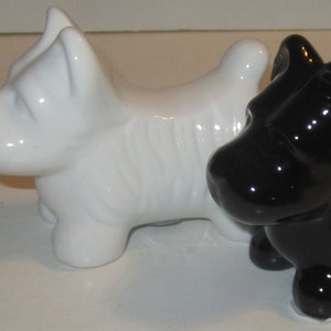 A Vintage Pair of Ceramic 3-1/2" Tall Black and White Scottie Westie Terrier Dogs Salt & Pepper Shakers Style #946