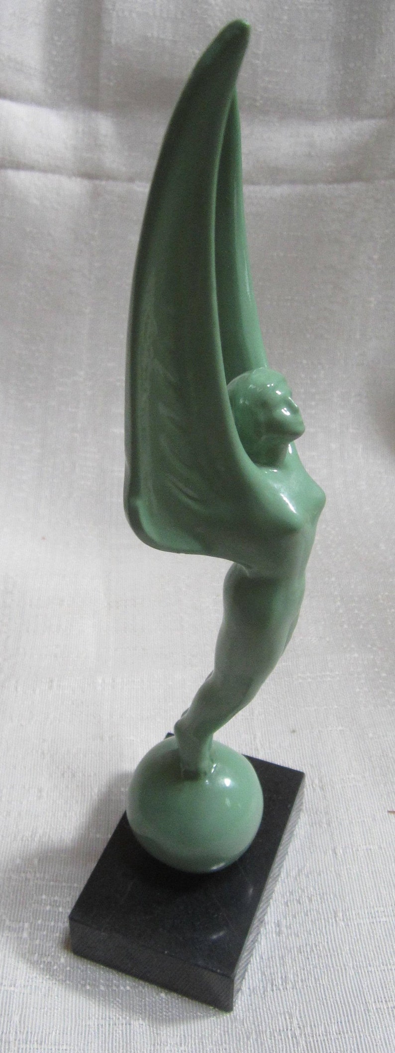 Nina Saemundsson paperweight /"Spirit of Achievement/" art deco 10/" gloss green