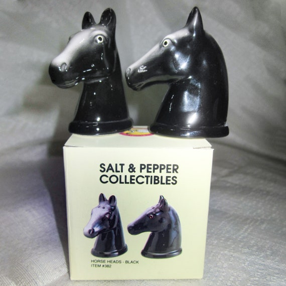 A Vintage Pair of Horse Heads in Black  ~ Equestrian - Salt & Pepper Shakers  ~ Style #382
