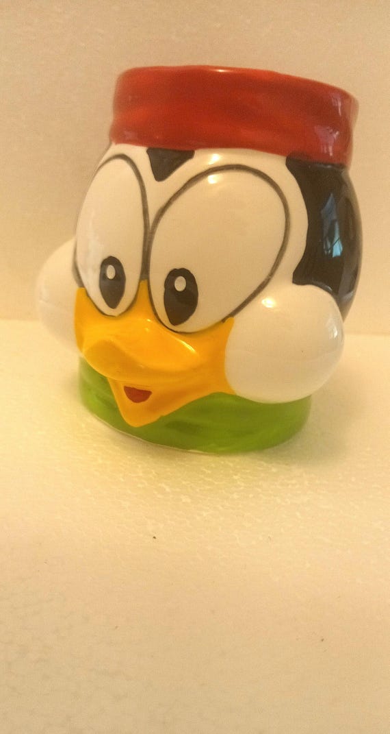 A Vintage Walter Lantz Design ~ A VERY LARGE Chilly Willy Ceramic 14 ounce Mug from Woody Woodpecker ~ Style #U715