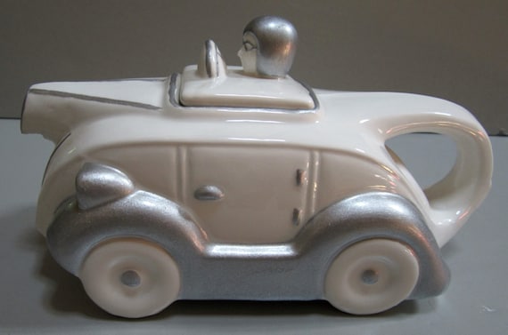 OKT-4-2 Vintage Auto Tea or Coffee Pot ~ White n Silver ~SDD ~ Style 396