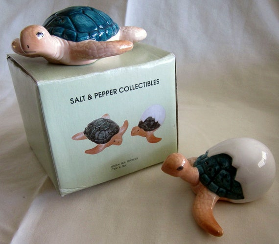 Vintage Baby Green Sea Turtles ceramic salt and pepper shakers Style 364