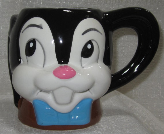 A  Vintage Walter Lantz Design  ~  Oswald the Lucky Rabbit  from WOODY WOODPECKER ~ 14 ounce Very Large Ceramic Coffee Mug  ~ Style #U716