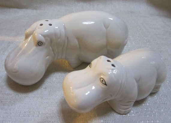 Hippopotamus Hippo Salt & Pepper Shakers S n P ceramic NOS old stock Style 328