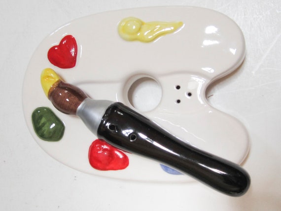 A Vintage Ceramic Artist's Pallete and Paint Brush Salt and Pepper Shakers - 5" x 3-1/2" ~ Style #334