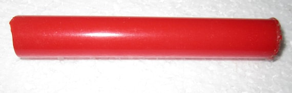 Round Bakelite Catalin rod 0.62" dia. x 4" long 27 grams Translucent RED vintage USA