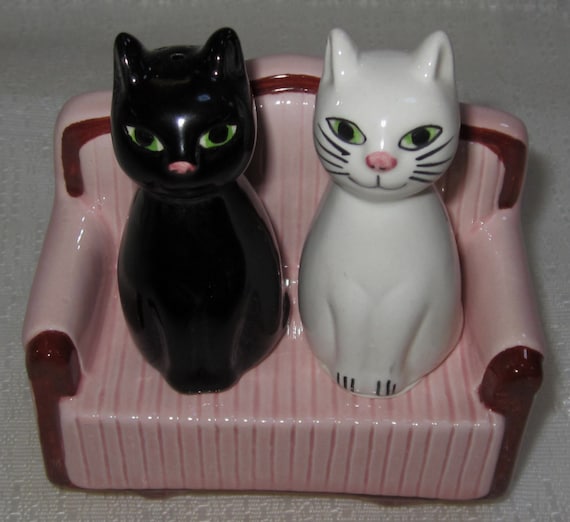 A Vintage Ceramic 3 piece set of a Pair of Cats on a Couch Salt and Pepper Shaker Collectibles ~ Style #400