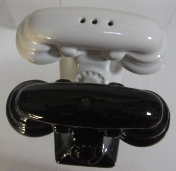 A Vintage Ceramic Pair of Novelty Telephone Salt & Pepper Shakers in Black and White - Style #921-tel
