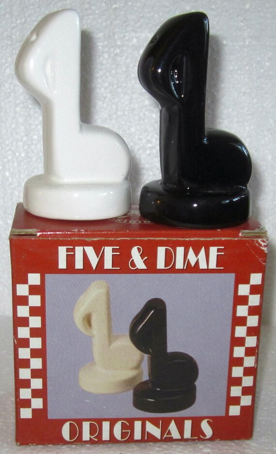 A set of Vintage ceramic Music Note salt and pepper shakers 3-1/2" tall a pair - Style #810
