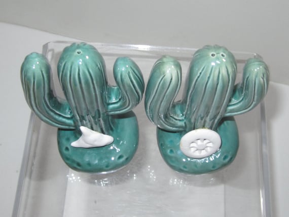 A Pair of Vintage Saguaro Cactus Salt n Pepper Shakers   ~ Style 425