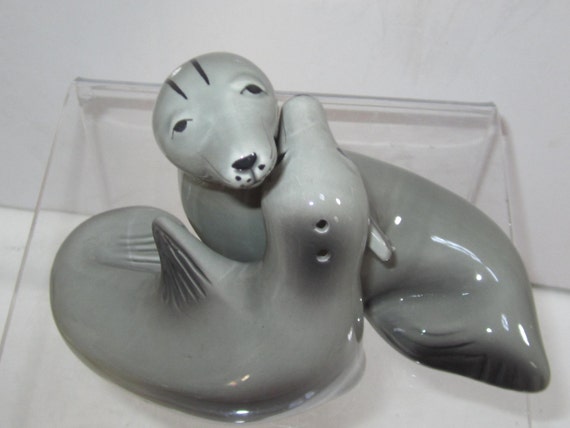 A Pair of SEALS  Salt  & Pepper Collectibles 5-1/2" long Style 418
