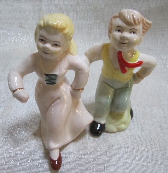 Vintage Square Dancers vintage ceramic Salt and Pepper Shakers 4-1/4" Tall Style 392