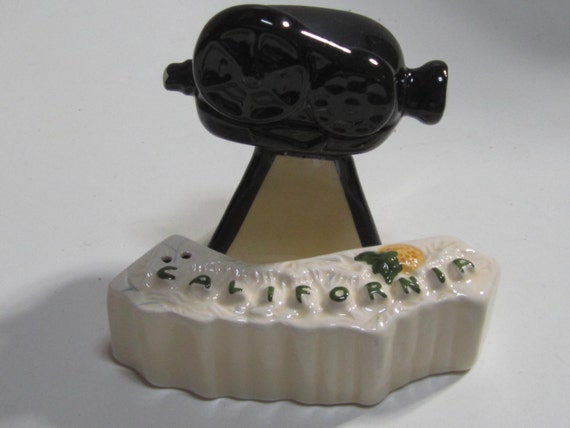 The Vintage California State and Camera Salt and Pepper Shakers  ~ Style #441