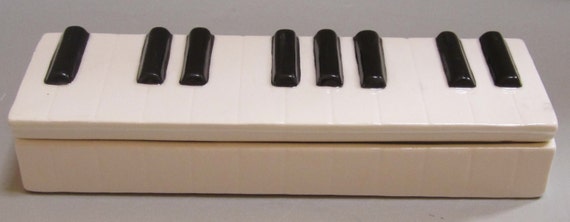 An 8-1/2" long Vintage Ceramic Piano Keyboard Music Table Box - Style #819 from 1989, 35 years old