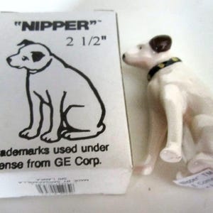 Vintage mint 2-1/2" Nipper Victor Edison Dog Ceramic in a PRINTED BOX ~ Figurine Style #743F-PB